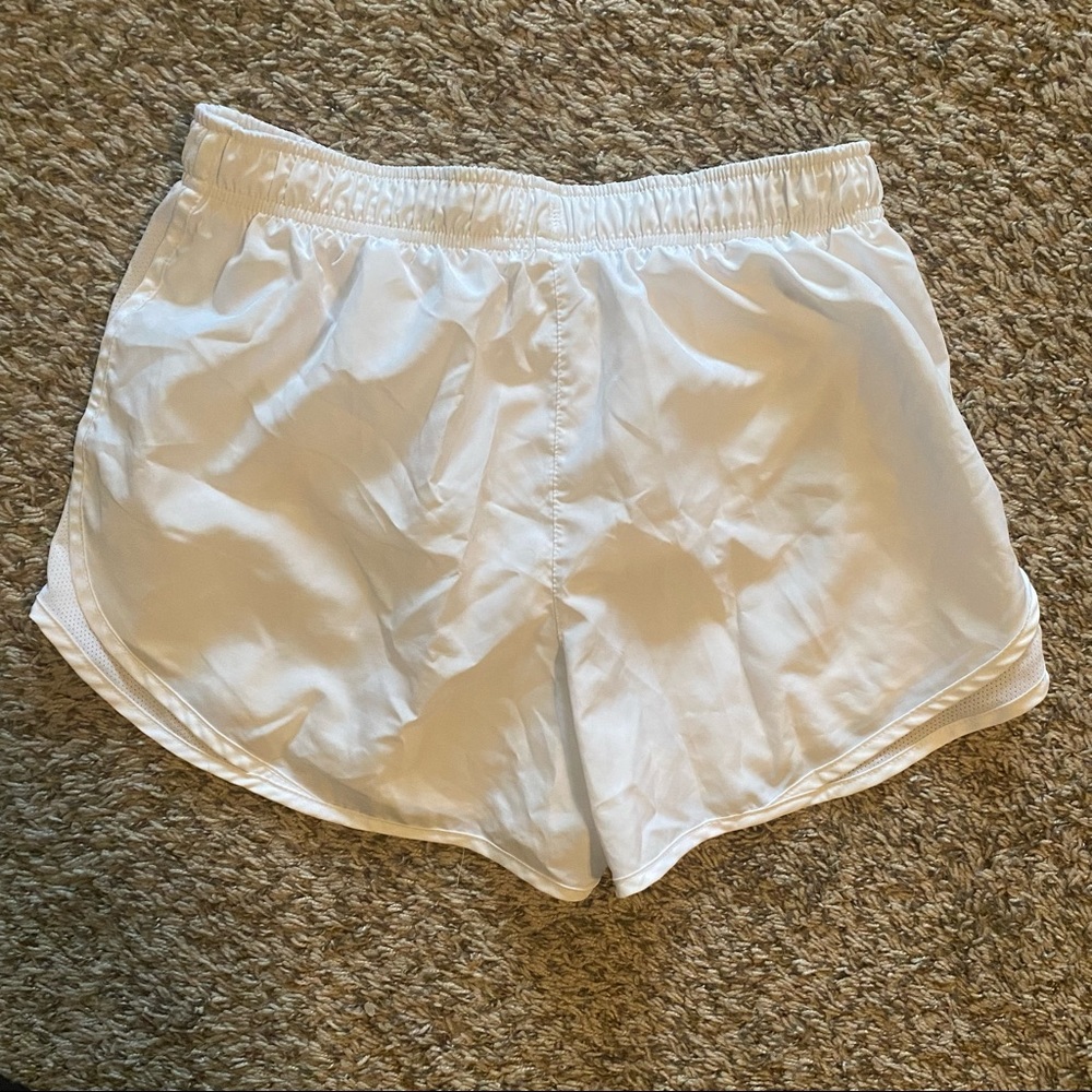 nike running shorts - Picture 2 of 3